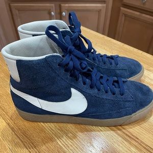 Nike Blazer 77 Mid - Navy Suede and Gum Sole
